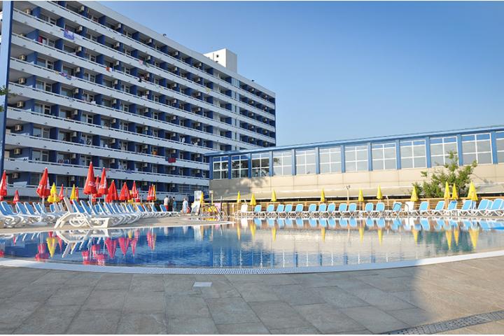 Piscina Hotel Aurora