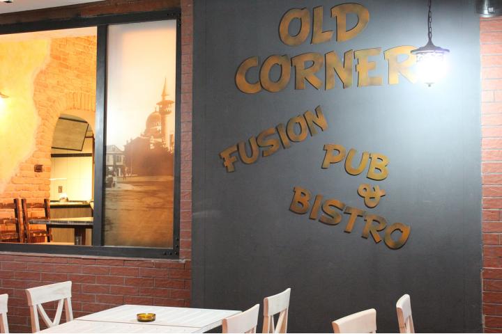Old Corner Fusion Pub And Bistro