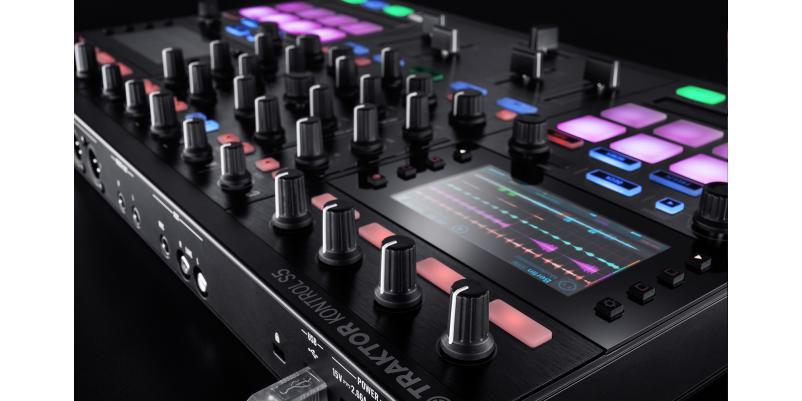 Controller DJ Native Instruments Traktor Kontrol S5