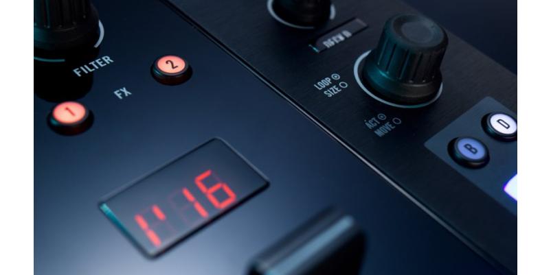 Mixer DJ/Controller Native Instruments Traktor Kontrol Z2 + Software Traktor Scratch Pro 2