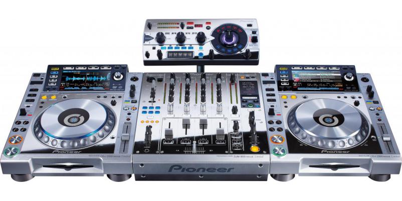 CD Player Pioneer CDJ-2000NXS-M - DJ deck digital, platinum