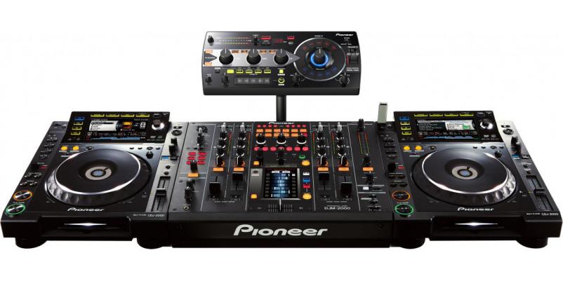 StaÈ›ie de remix 3-in-1 Pioneer RMX-1000 - negru, cu software de editare È™i VST / AU plug-ins